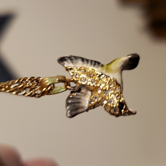 Hummingbird on a twisted curb chain necklace - Picture 3 of 4